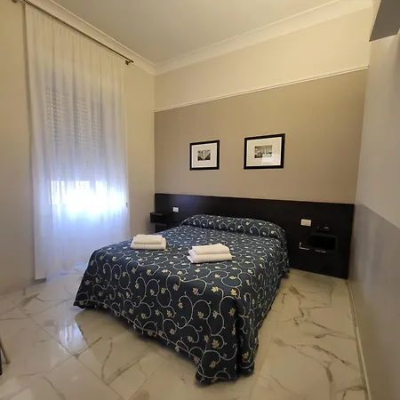 Club Hotel-2